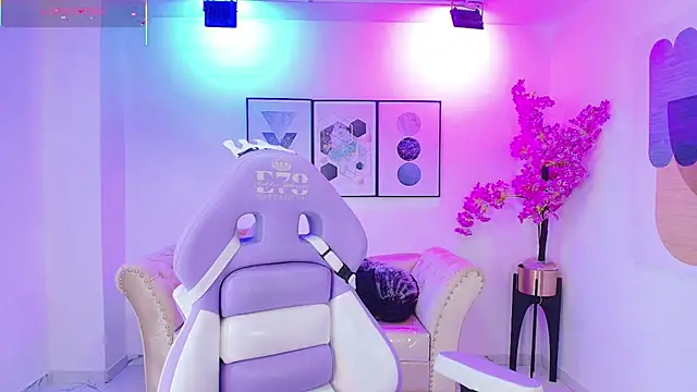 Isa reel online show from 10/28/25, 07:46