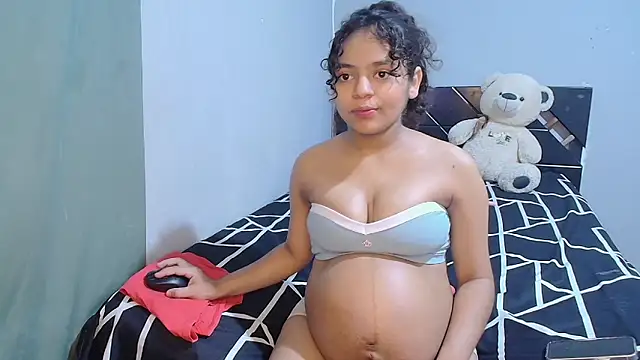 Winnifer Gonzal online show from 10/07/25, 03:07