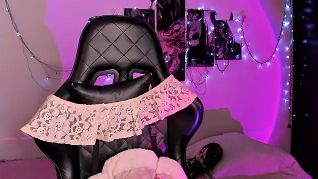 willow poisson online show from 11/10/25, 05:29