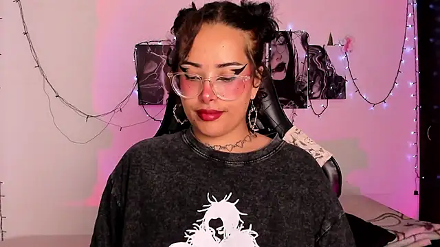 willow poisson online show from 11/24/25, 05:24