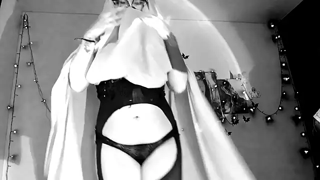 willow poisson online show from 10/09/25, 05:35