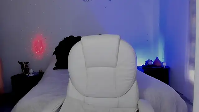 Snapshot of emilydolshe2 chatting on 11/10/25, 02:22 emilydolshe2 online show from 11/10/25, 02:22