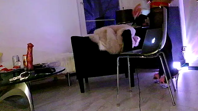 CharlotteVixxens online show from 12/17/25, 06:02