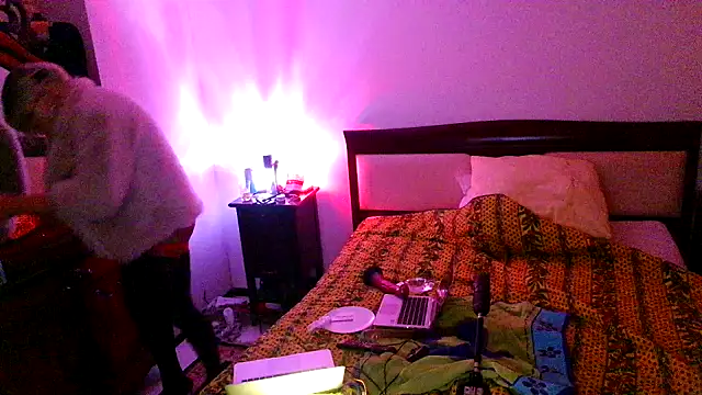 CharlotteVixxens online show from 12/20/25, 01:08