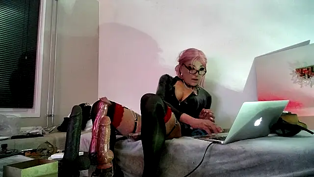 CharlotteVixxens online show from 12/27/24, 03:20