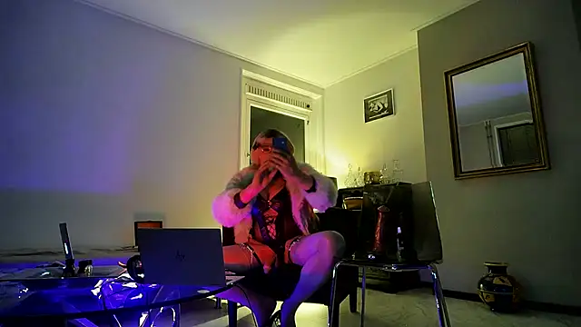 CharlotteVixxens online show from 11/12/25, 12:04