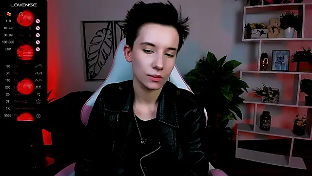 Snapshot of _Rein_ramm chatting on 03/06/25, 12:30 Rein ramm online show from 03/06/25, 12:30