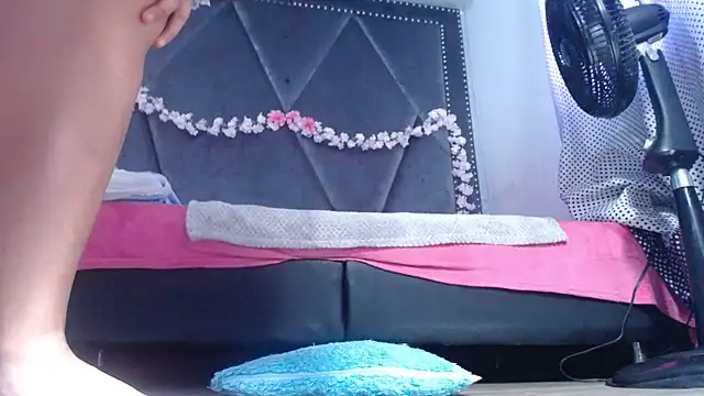 MeganMilF2 online show from 06/10/26, 04:52