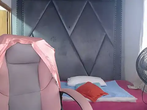 MeganMilF2 online show from 03/21/26, 12:20