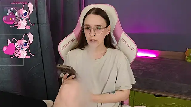 Snapshot of Sweet_frosti chatting on 06/29/26, 03:46 Sweet frosti online show from 06/29/26, 03:46