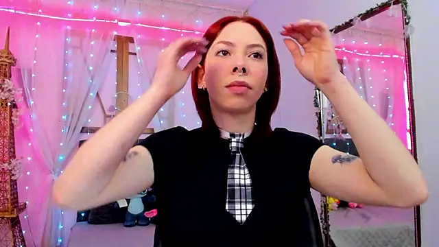 laura olssen online show from 09/26/25, 12:23