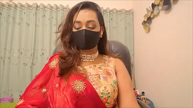 Snapshot of OH-Monica chatting on 11/27/25, 08:42 OH-Monica online show from 11/27/25, 08:42