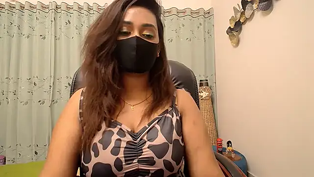 Snapshot of OH-Monica chatting on 11/25/25, 08:53 OH-Monica online show from 11/25/25, 08:53