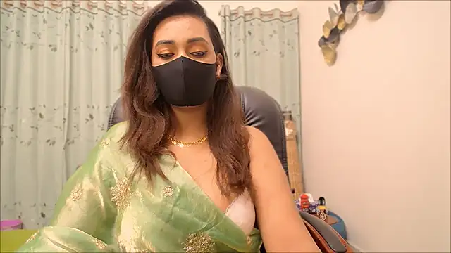 Snapshot of OH-Monica chatting on 11/29/25, 08:31 OH-Monica online show from 11/29/25, 08:31