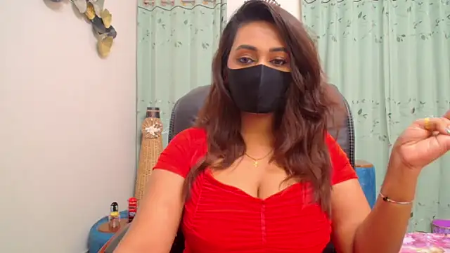 Snapshot of OH-Monica chatting on 11/05/25, 09:07 OH-Monica online show from 11/05/25, 09:07