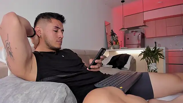 Snapshot of Chriskyle_ chatting on 02/09/25, 08:13 Chriskyle  online show from 02/09/25, 08:13