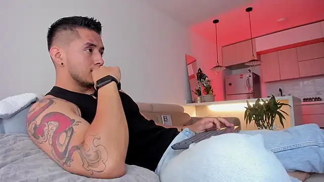 Snapshot of Chriskyle_ chatting on 12/17/24, 02:44 Chriskyle  online show from 12/17/24, 02:44