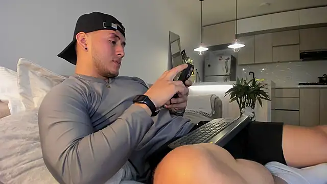 Snapshot of Chriskyle_ chatting on 02/19/25, 02:44 Chriskyle  online show from 02/19/25, 02:44