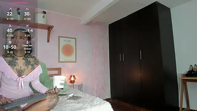 AliceBanks online show from 11/15/25, 11:25