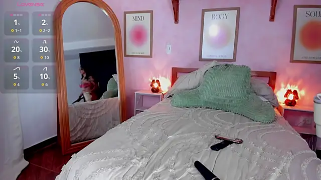 Snapshot of AliceBanks chatting on 01/09/26, 11:06 AliceBanks online show from 01/09/26, 11:06