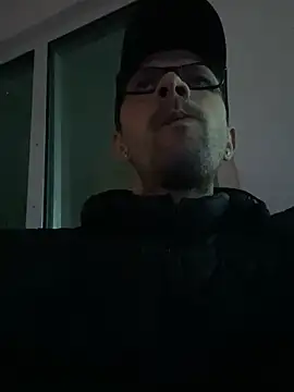 Snapshot of Juliano2289 chatting on 06/21/26, 12:11 Juliano2289 online show from 06/21/26, 12:11