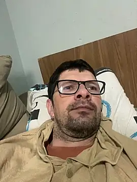Snapshot of Juliano2289 chatting on 06/30/26, 06:19 Juliano2289 online show from 06/30/26, 06:19