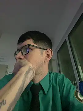 Snapshot of Juliano2289 chatting on 07/19/26, 12:35 Juliano2289 online show from 07/19/26, 12:35