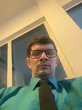 Snapshot of Juliano2289 chatting on 05/06/26, 05:28 Juliano2289 online show from 05/06/26, 05:28