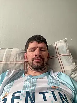 Snapshot of Juliano2289 chatting on 07/16/26, 01:41 Juliano2289 online show from 07/16/26, 01:41