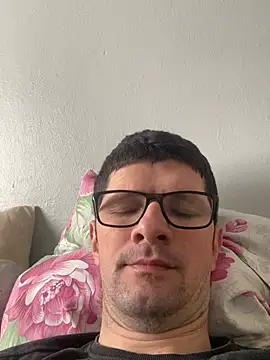 Snapshot of Juliano2289 chatting on 06/24/26, 02:04 Juliano2289 online show from 06/24/26, 02:04