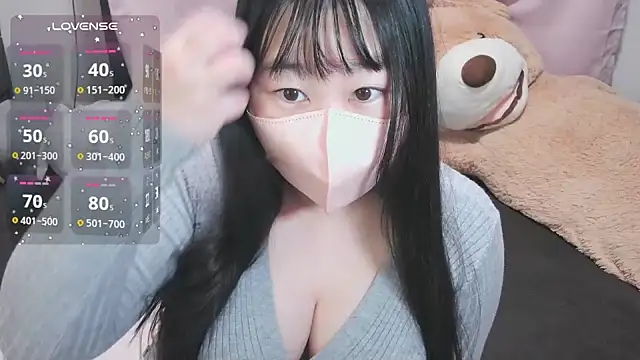 yuinyan3150 online show from 12/01/25, 05:47