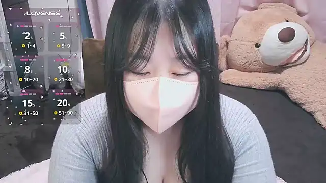 yuinyan3150 online show from 11/23/25, 09:25