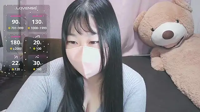 yuinyan3150 online show from 12/04/25, 10:42