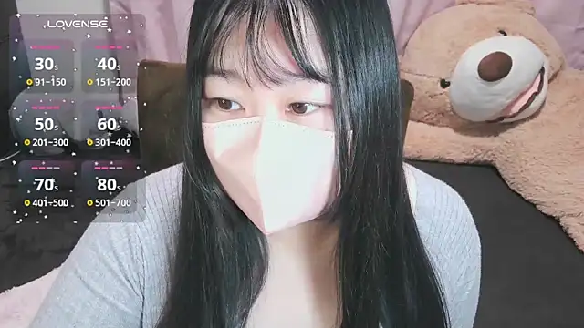 yuinyan3150 online show from 12/18/25, 09:40