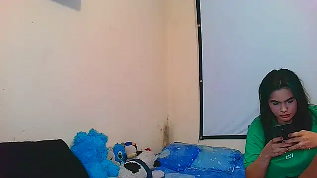 Snapshot of vanellope12 chatting on 06/05/26, 05:56 vanellope12 online show from 06/05/26, 05:56