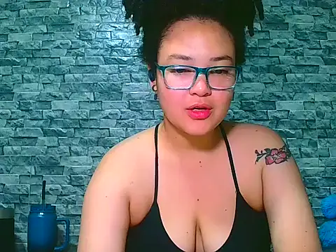 Snapshot of vanellope12 chatting on 03/29/26, 10:06 vanellope12 online show from 03/29/26, 10:06