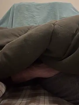 Snapshot of StrokinSnowman chatting on 04/14/26, 04:17 StrokinSnowman online show from 04/14/26, 04:17