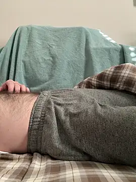 Snapshot of StrokinSnowman chatting on 04/15/26, 12:32 StrokinSnowman online show from 04/15/26, 12:32