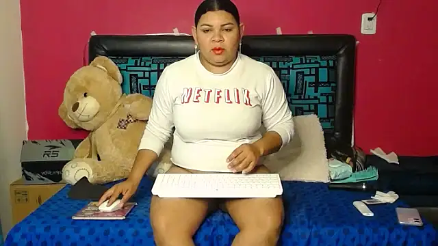karolhot916 online show from 09/11/25, 08:36