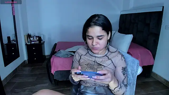 Snapshot of SweetMegan_1 chatting on 03/23/25, 07:09 SweetMegan 1 online show from 03/23/25, 07:09