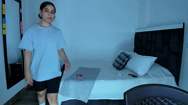 Snapshot of SweetMegan_1 chatting on 02/12/25, 10:59 SweetMegan 1 online show from 02/12/25, 10:59