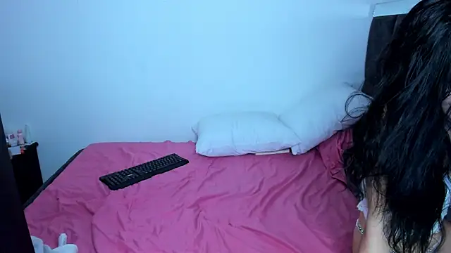 Snapshot of SweetMegan_1 chatting on 02/27/25, 12:03 SweetMegan 1 online show from 02/27/25, 12:03