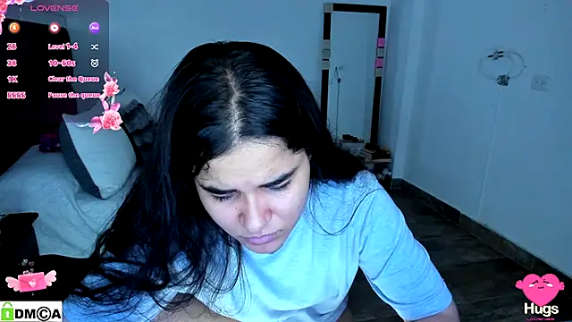 Snapshot of SweetMegan_1 chatting on 10/29/25, 10:42 SweetMegan 1 online show from 10/29/25, 10:42