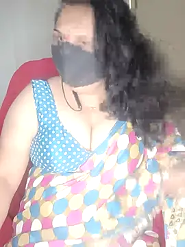 Snapshot of Love-priya chatting on 11/13/25, 08:07 Love-priya online show from 11/13/25, 08:07