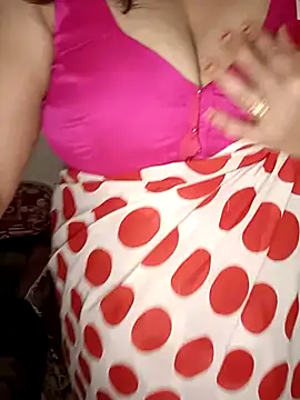 Snapshot of Love-priya chatting on 02/09/25, 05:43 Love-priya online show from 02/09/25, 05:43