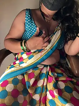 Snapshot of Love-priya chatting on 07/02/26, 05:30 Love-priya online show from 07/02/26, 05:30