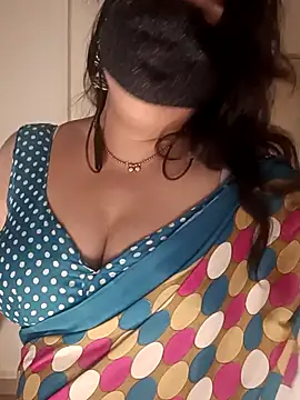 Snapshot of Love-priya chatting on 11/24/25, 08:36 Love-priya online show from 11/24/25, 08:36