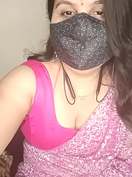Snapshot of Love-priya chatting on 03/11/25, 05:02 Love-priya online show from 03/11/25, 05:02