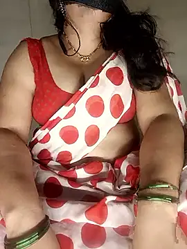 Snapshot of Love-priya chatting on 05/26/26, 04:16 Love-priya online show from 05/26/26, 04:16