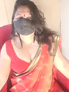 Snapshot of Love-priya chatting on 11/17/25, 08:18 Love-priya online show from 11/17/25, 08:18